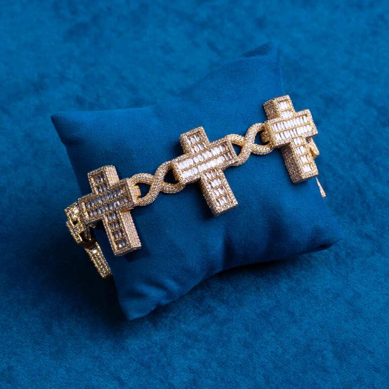 30mm-moissanite-cross-link-bracelet